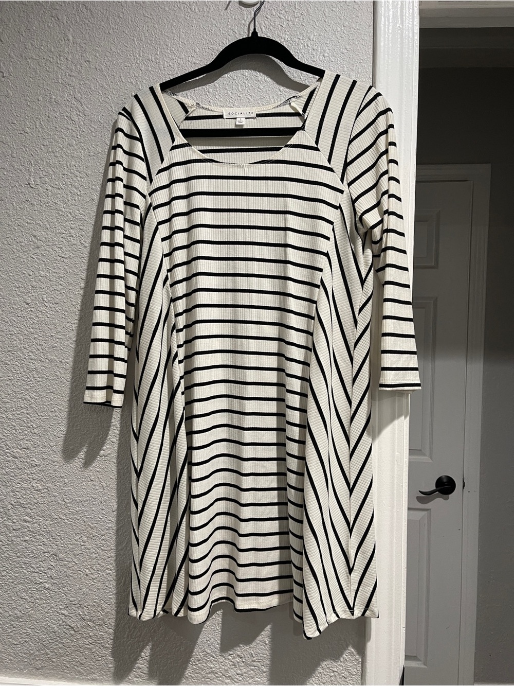 Socialite Black & Cream Striped Ribbed Tunic Dress L • Long Sleeve